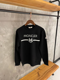 MONCLER SWEATER ZWART GEBORDUURD